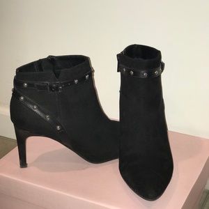 ⭐️ Sam & Libby studded booties